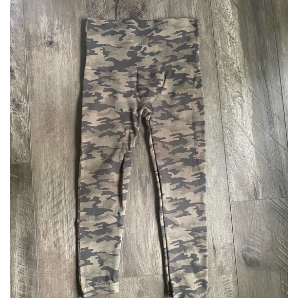 NEW SPANX Look at Me Now Seamless Leggings Camo M - Picture 2 of 3